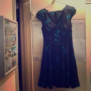 LULU’s brand new extra small spring floral dress